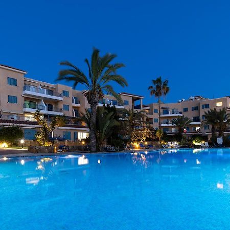 105 Kings Palace - Fabulous 2 Bed, 2 Bath, Large Patio With Garden - Sea Views Paphos Exteriör bild