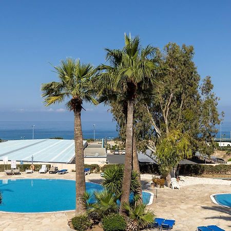 105 Kings Palace - Fabulous 2 Bed, 2 Bath, Large Patio With Garden - Sea Views Paphos Exteriör bild