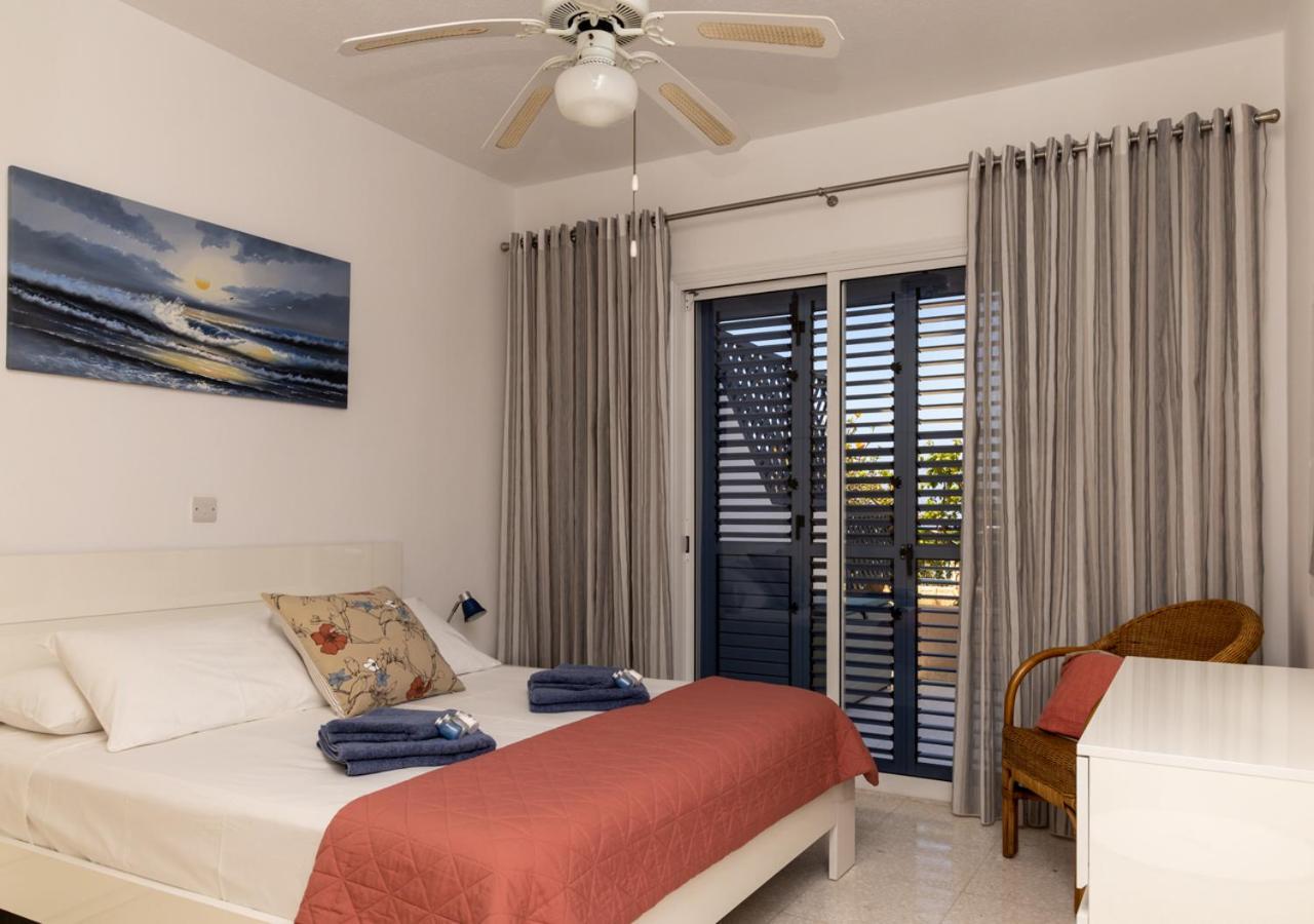 105 Kings Palace - Fabulous 2 Bed, 2 Bath, Large Patio With Garden - Sea Views Paphos Exteriör bild
