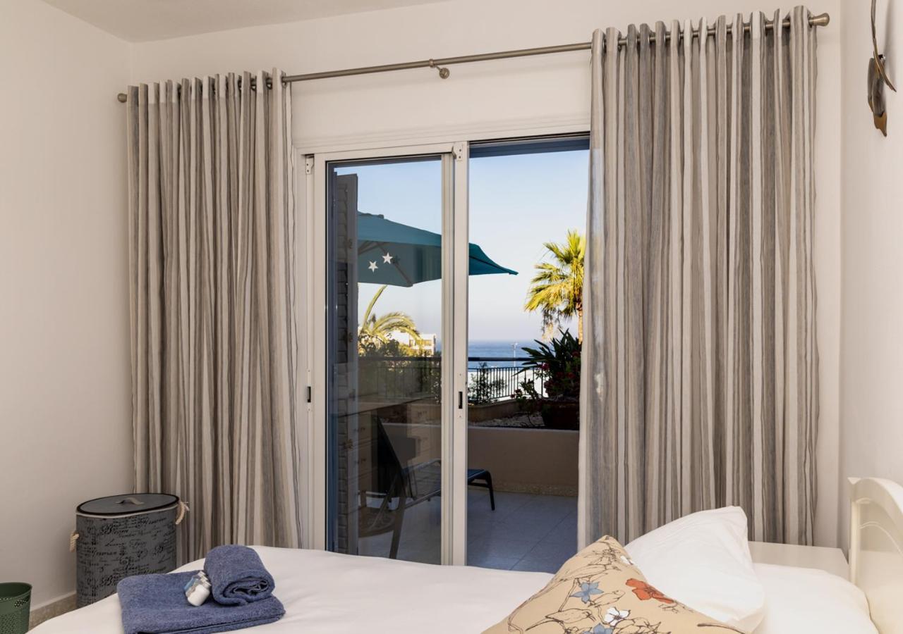 105 Kings Palace - Fabulous 2 Bed, 2 Bath, Large Patio With Garden - Sea Views Paphos Exteriör bild