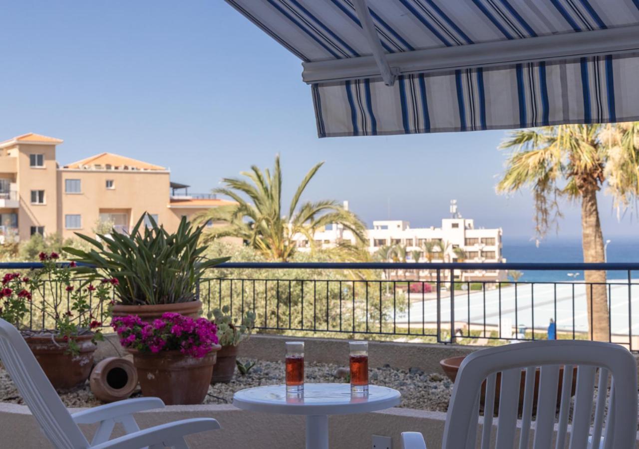 105 Kings Palace - Fabulous 2 Bed, 2 Bath, Large Patio With Garden - Sea Views Paphos Exteriör bild