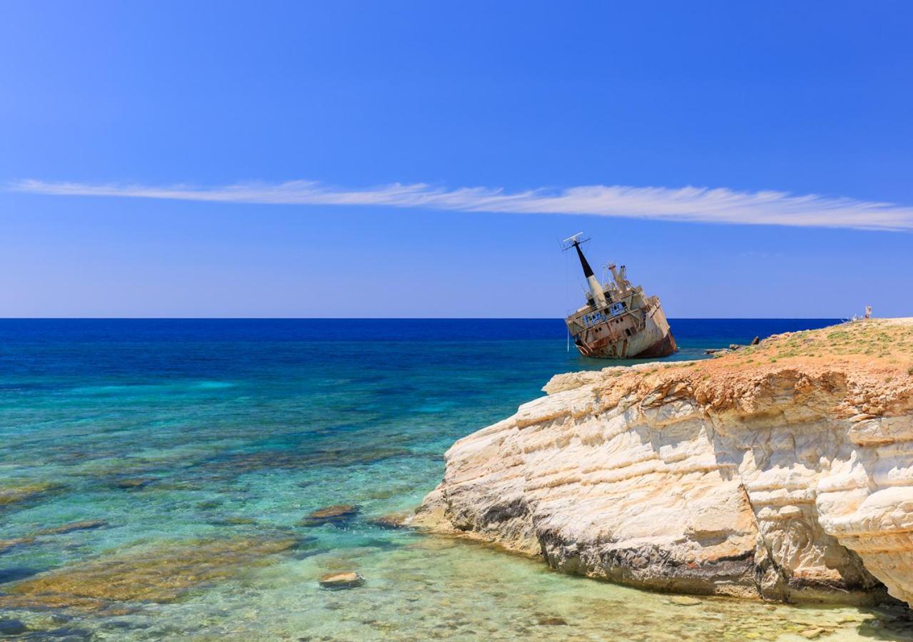 105 Kings Palace - Fabulous 2 Bed, 2 Bath, Large Patio With Garden - Sea Views Paphos Exteriör bild