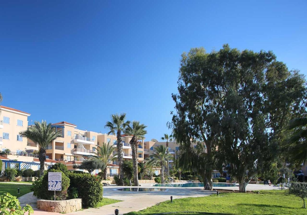 105 Kings Palace - Fabulous 2 Bed, 2 Bath, Large Patio With Garden - Sea Views Paphos Exteriör bild