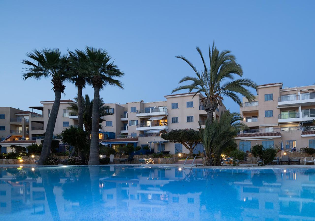 105 Kings Palace - Fabulous 2 Bed, 2 Bath, Large Patio With Garden - Sea Views Paphos Exteriör bild