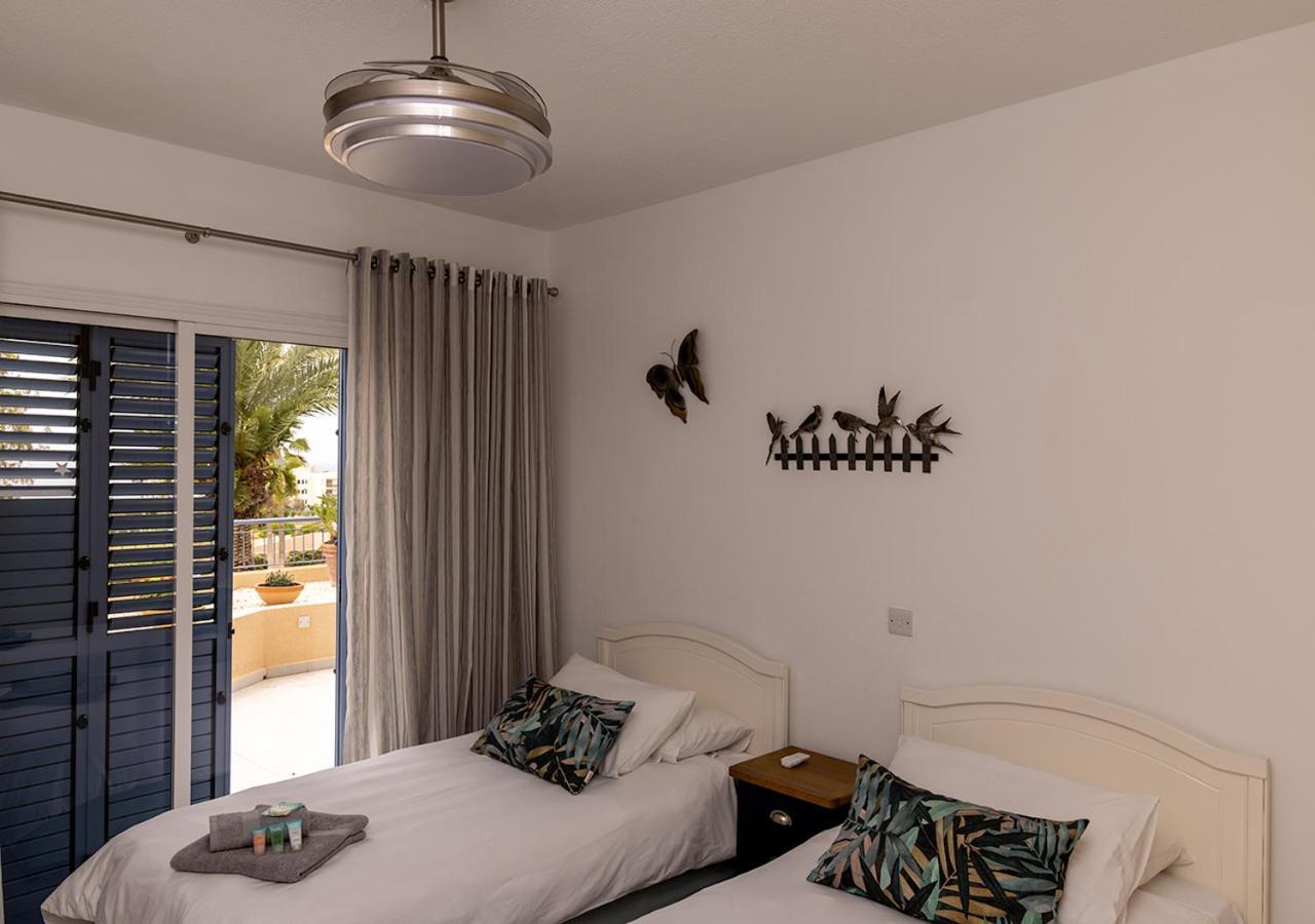 105 Kings Palace - Fabulous 2 Bed, 2 Bath, Large Patio With Garden - Sea Views Paphos Exteriör bild