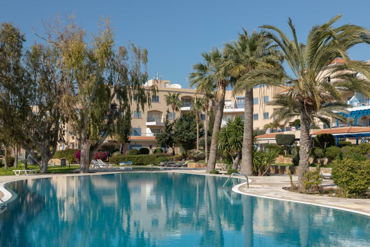 105 Kings Palace - Fabulous 2 Bed, 2 Bath, Large Patio With Garden - Sea Views Paphos Exteriör bild