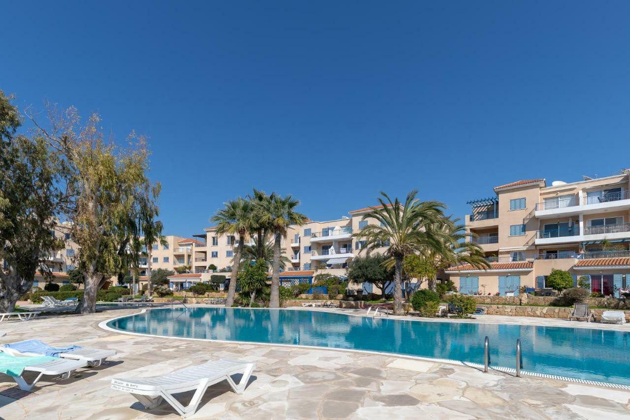 105 Kings Palace - Fabulous 2 Bed, 2 Bath, Large Patio With Garden - Sea Views Paphos Exteriör bild