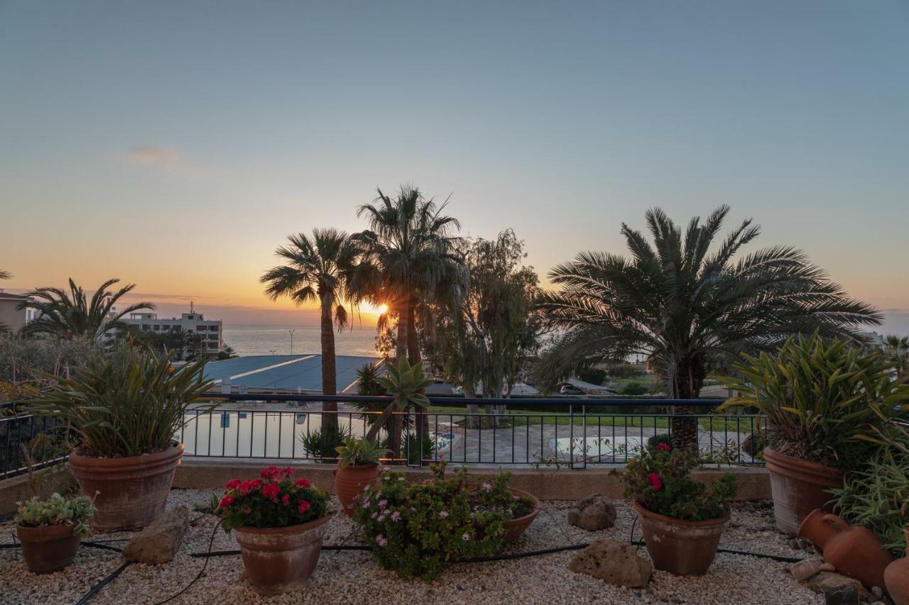 105 Kings Palace - Fabulous 2 Bed, 2 Bath, Large Patio With Garden - Sea Views Paphos Exteriör bild