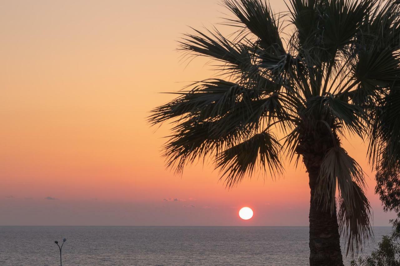 105 Kings Palace - Fabulous 2 Bed, 2 Bath, Large Patio With Garden - Sea Views Paphos Exteriör bild