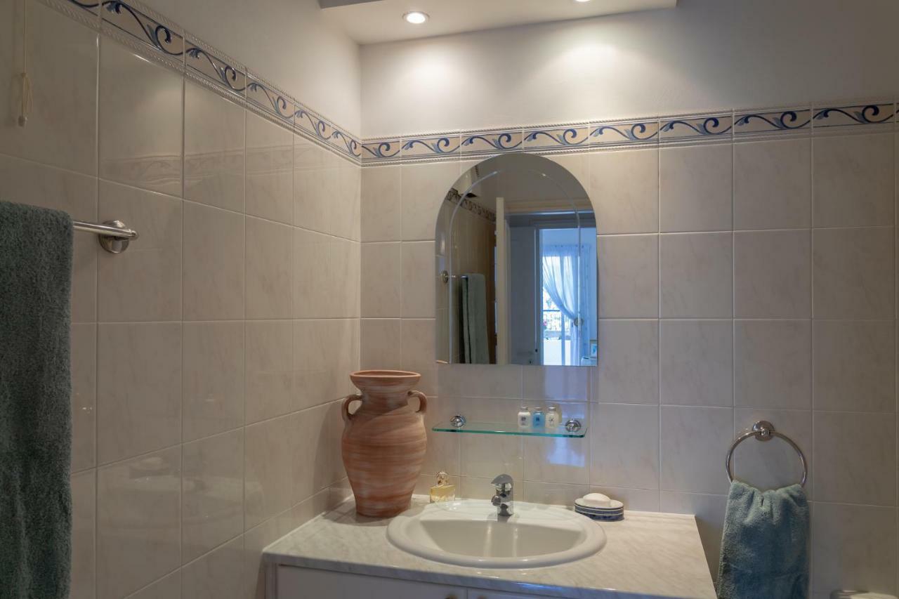 105 Kings Palace - Fabulous 2 Bed, 2 Bath, Large Patio With Garden - Sea Views Paphos Exteriör bild
